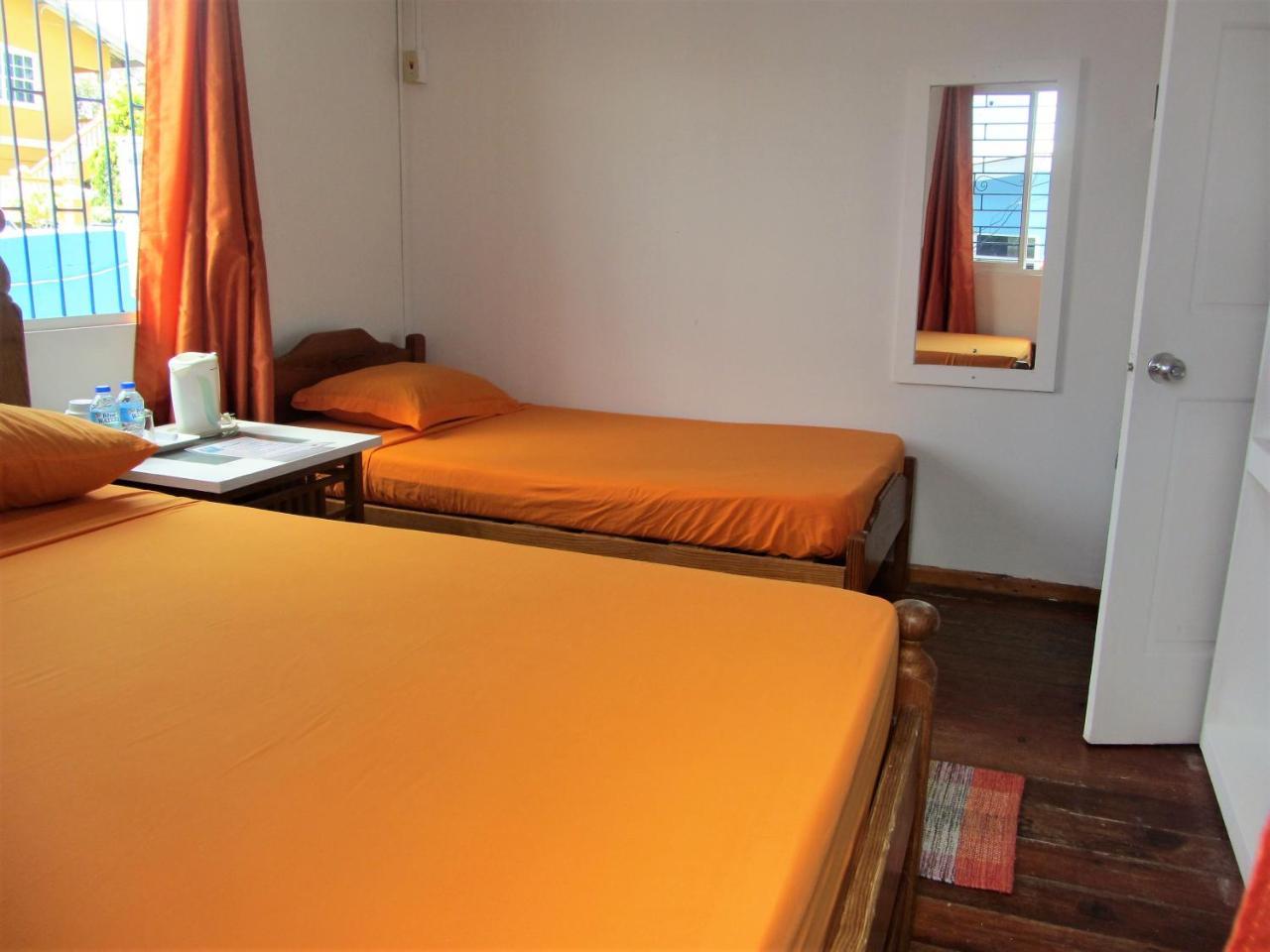 Miller'S Guest House Buccoo Esterno foto