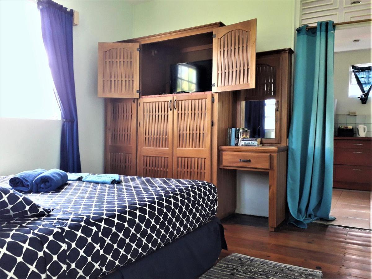 Miller'S Guest House Buccoo Esterno foto